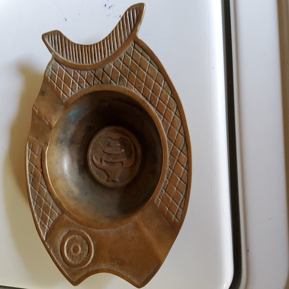Brutalist Brass Fish Ashtray/dish Korea - Picture 2 of 4